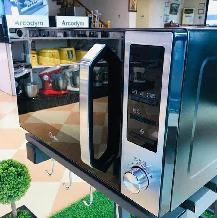 Micro-Ondes MIDEA 23L NOIR AG823AY